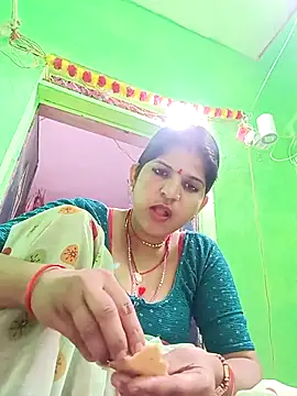 Karishma cute online show from November 2025 07:07:03 AM