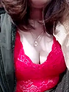 YiyinLy online show from January 2026 12:34:02 AM