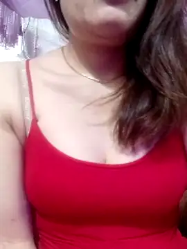 Snapshot of YiyinLy chatting on March 2026 01:10:02 AM YiyinLy online show from March 2026 01:10:02 AM