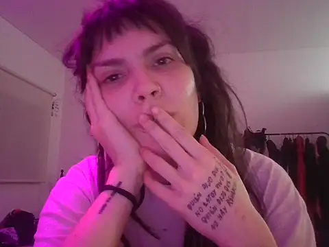 Snapshot of miapink33 chatting on October 2025 01:05:02 AM miapink33 online show from October 2025 01:05:02 AM