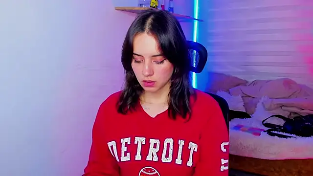 Snapshot of Emily_Lindey chatting on October 2025 03:10:02 AM Emily Lindey online show from October 2025 03:10:02 AM