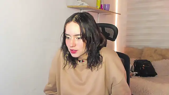 Snapshot of Emily_Lindey chatting on October 2025 03:31:02 AM Emily Lindey online show from October 2025 03:31:02 AM