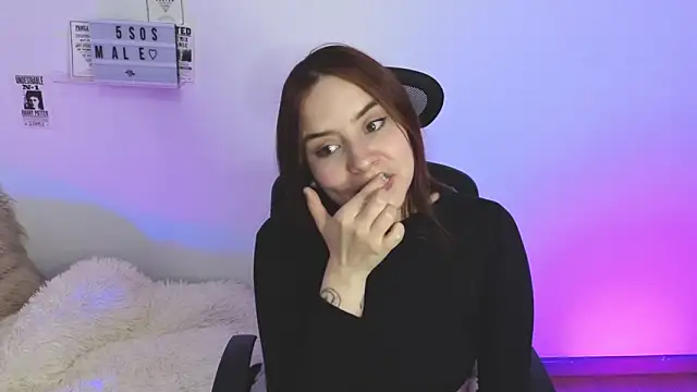 Emily Lindey online show from February 2026 09:10:02 AM