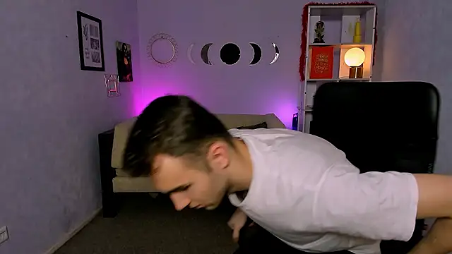 astren villo online show from March 2026 06:52:01 AM