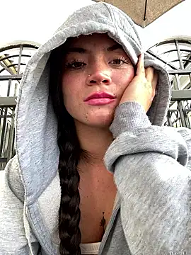 PamelaJonsom  online show from January 2026 12:55:01 PM