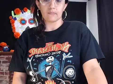 Lucyy Naugthy online show from November 2025 01:17:02 PM