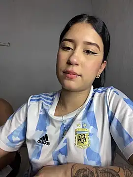 cristalxxx hott online show from November 2025 04:39:01 PM