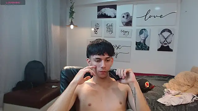 AmethystShadow17 online show from November 2025 12:21:01 AM