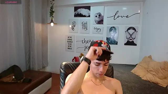 AmethystShadow17 online show from November 2025 03:45:01 PM