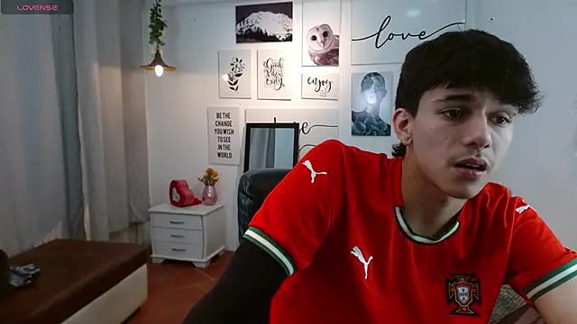 AmethystShadow17 online show from December 2025 09:44:01 PM