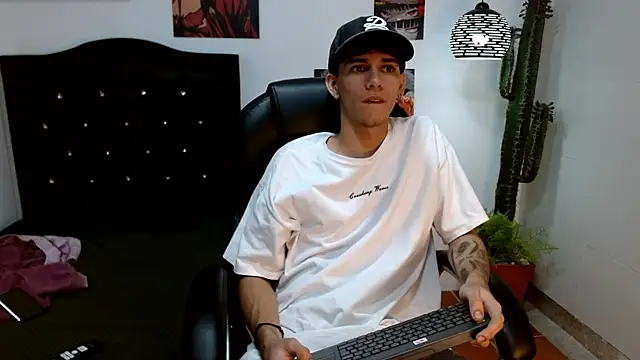AmethystShadow17 online show from June 2026 04:14:02 AM