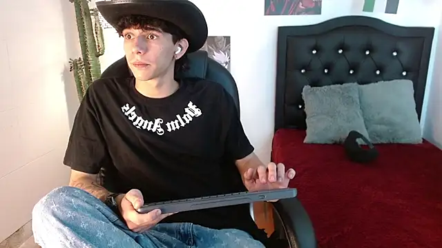 AmethystShadow17 online show from July 2026 04:26:02 AM