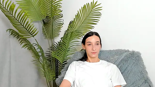 HayleySalahubdin online show from October 2025 03:13:01 PM