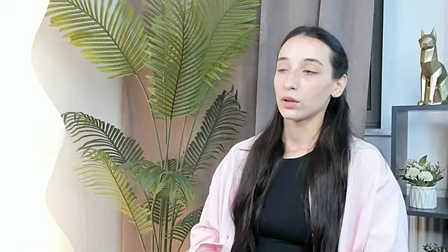 HayleySalahubdin online show from October 2025 04:07:02 PM