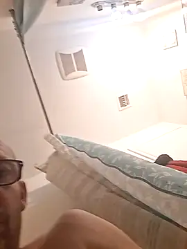 whateveruwanthowever online show from November 2025 09:14:01 PM