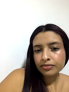 Snapshot of Aithana_Petite chatting on November 2025 04:29:01 PM Aithana Petite online show from November 2025 04:29:01 PM