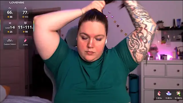 Snapshot of SummerTina chatting on March 2025 08:29:02 PM SummerTina online show from March 2025 08:29:02 PM