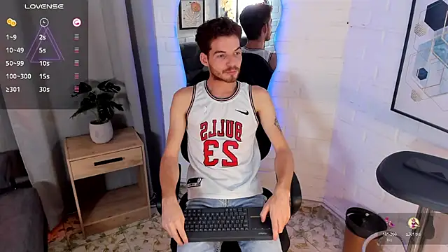 Snapshot of MATEO_HUNTER chatting on November 2025 05:07:02 AM MATEO HUNTER online show from November 2025 05:07:02 AM