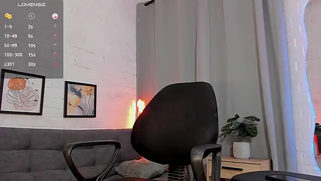 Snapshot of MATEO_HUNTER chatting on November 2025 04:22:02 AM MATEO HUNTER online show from November 2025 04:22:02 AM