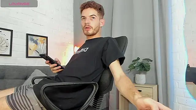 Snapshot of MATEO_HUNTER chatting on November 2025 03:16:01 AM MATEO HUNTER online show from November 2025 03:16:01 AM