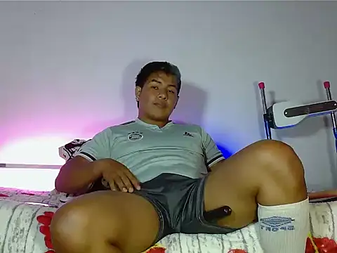 Snapshot of joel_carter chatting on April 2026 12:32:02 PM joel carter online show from April 2026 12:32:02 PM