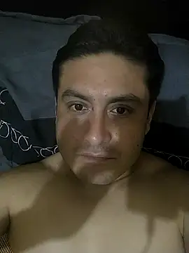 checheludo23 online show from October 2025 05:30:01 AM