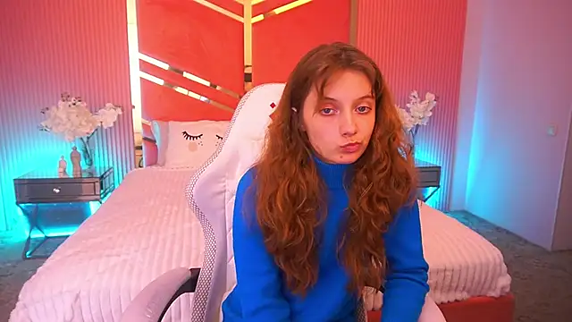 CuteeFoxy online show from November 2025 02:51:01 PM