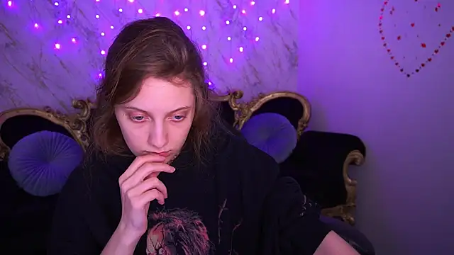 CuteeFoxy online show from March 2026 01:28:01 PM