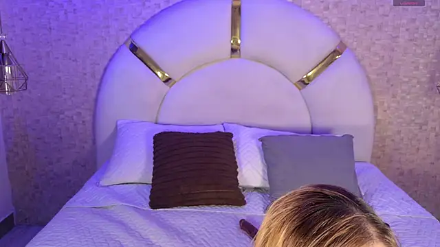 emmy rose25 online show from November 2025 11:53:01 AM