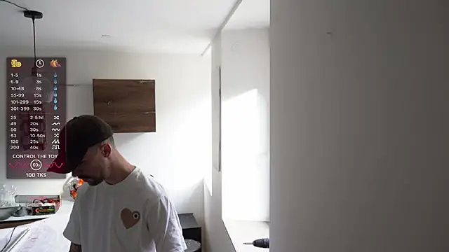 monsieurguitsxxx online show from February 2026 02:56:02 PM