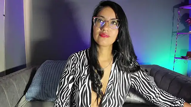 charlhot  online show from October 2025 12:45:01 PM