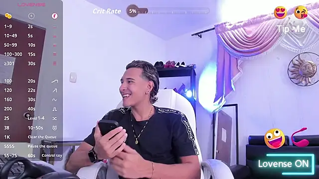 Hayden Boy  online show from November 2025 07:03:01 PM