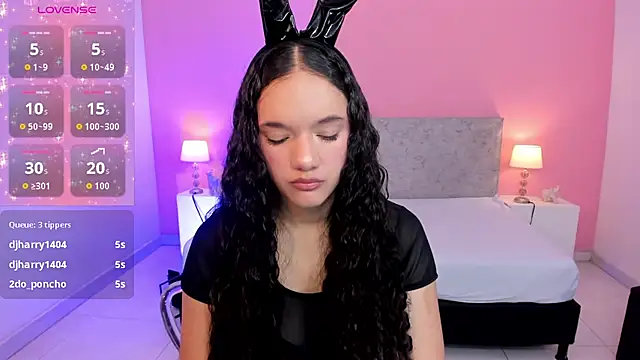 ZairaGlow online show from October 2025 11:35:01 AM