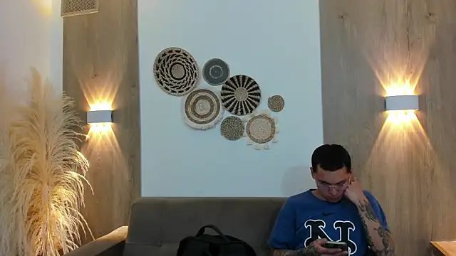 AnnieAndLeandro online show from January 2026 08:11:02 PM