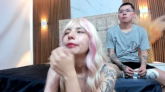 AnnieAndLeandro online show from February 2026 09:51:01 PM