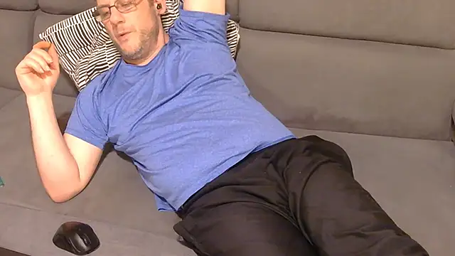 Snapshot of bull419M chatting on February 2026 05:03:02 AM bull419M online show from February 2026 05:03:02 AM