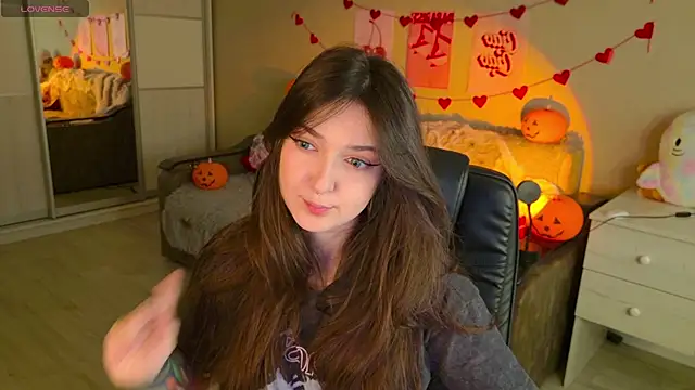 BellaSink online show from November 2025 05:17:02 AM