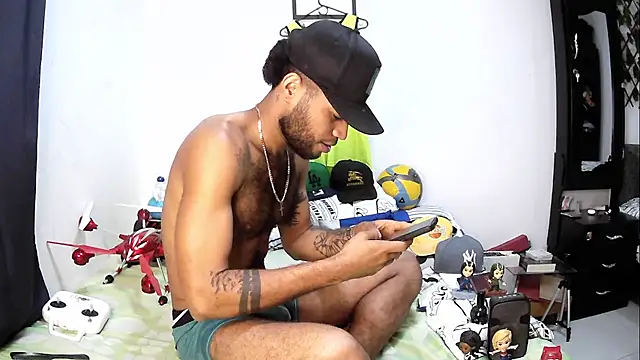 Snapshot of AXionX chatting on November 2025 09:53:01 AM AXionX online show from November 2025 09:53:01 AM