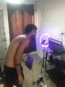 Snapshot of AXionX chatting on November 2025 03:02:01 PM AXionX online show from November 2025 03:02:01 PM