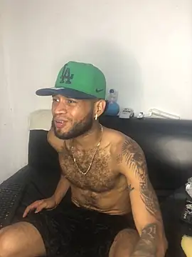 Snapshot of AXionX chatting on December 2025 08:26:01 PM AXionX online show from December 2025 08:26:01 PM