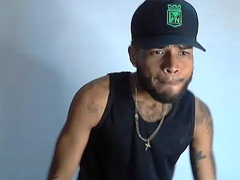 Snapshot of AXionX chatting on December 2025 01:42:01 PM AXionX online show from December 2025 01:42:01 PM