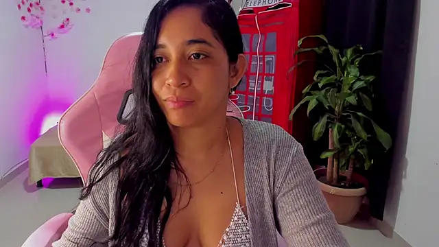 Snapshot of Kruela chatting on November 2025 12:20:01 PM Kruela online show from November 2025 12:20:01 PM