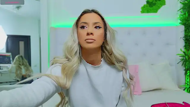 Snapshot of AriannaSins chatting on January 2025 01:24:02 PM AriannaSins online show from January 2025 01:24:02 PM