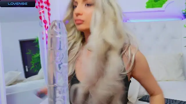 Snapshot of AriannaSins chatting on March 2025 04:20:01 PM AriannaSins online show from March 2025 04:20:01 PM