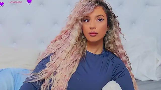 Snapshot of AriannaSins chatting on March 2025 04:23:01 PM AriannaSins online show from March 2025 04:23:01 PM