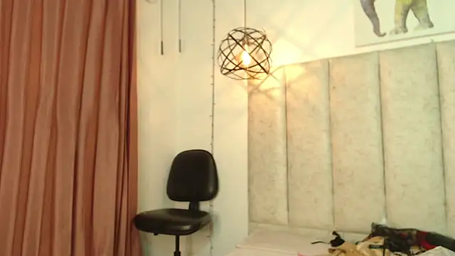 Snapshot of antonella_rosecs chatting on February 2026 04:38:01 AM antonella rosecs online show from February 2026 04:38:01 AM