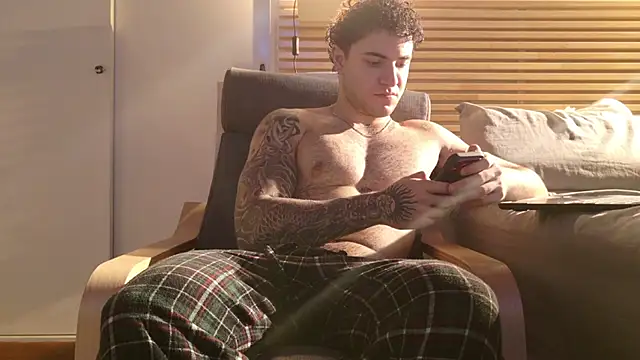 Snapshot of KevinWolf777 chatting on April 2026 03:31:02 AM KevinWolf777 online show from April 2026 03:31:02 AM