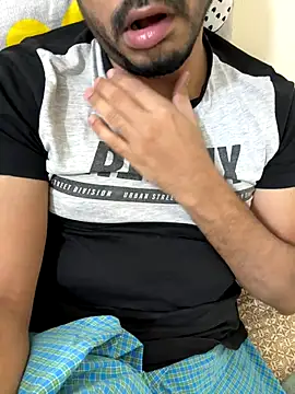 Handsome8677 online show from November 2025 10:14:02 PM