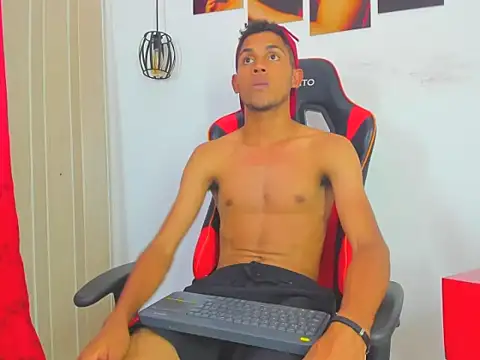 Snapshot of sexy_latin_cum chatting on October 2025 02:15:01 AM sexy latin cum online show from October 2025 02:15:01 AM