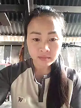 Snapshot of Spring-mky chatting on February 2026 04:17:02 AM Spring-mky online show from February 2026 04:17:02 AM